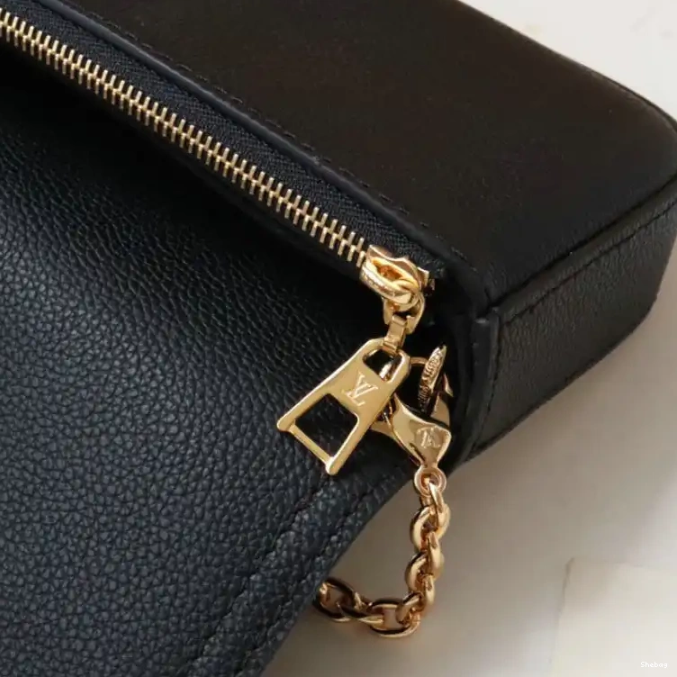 2205DJ0028 LV Bag 0726
